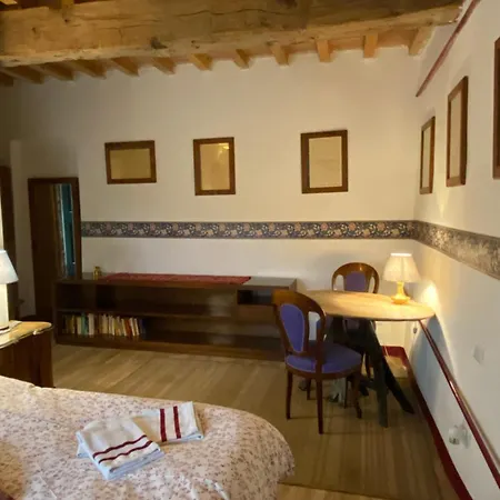 Campora House Guest house *